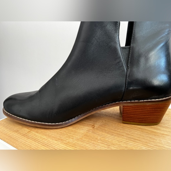 Cole Haan Abbot Ankle Booties - size 10 - NEW - Picture 3 of 8